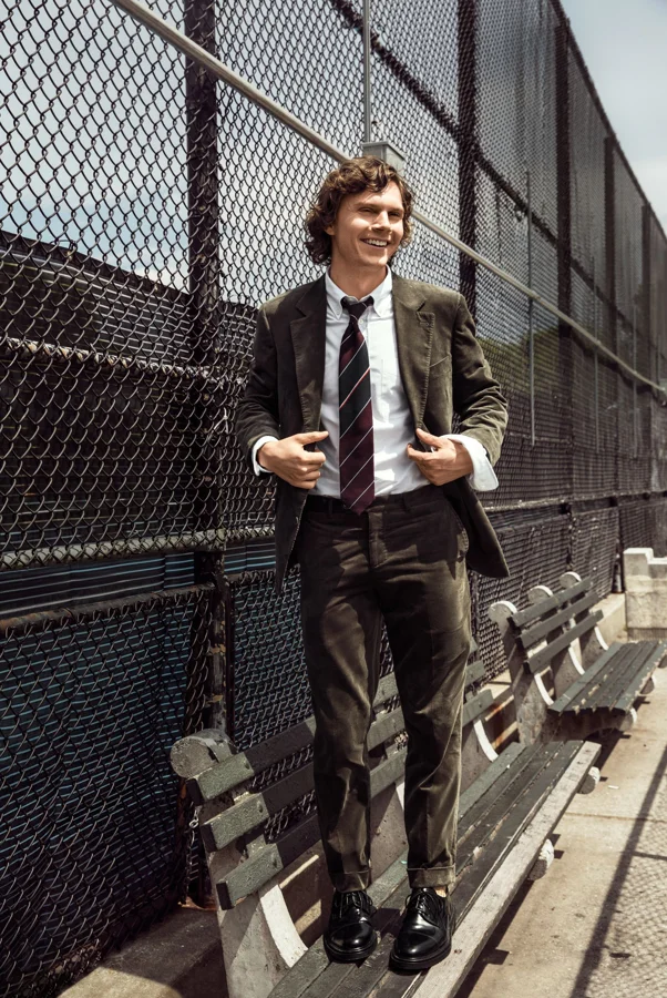 Evan Peters