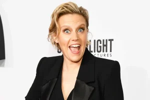 Kate McKinnon Gets Real About Lorne Michaels on Hot Ones