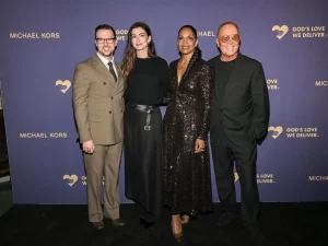 Anne Hathaway’s Heartwarming Moment at Golden Heart Awards 2025