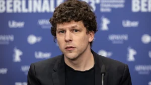 Jesse Eisenberg Stuns NYC with Surprise Magic Trick and Tickets