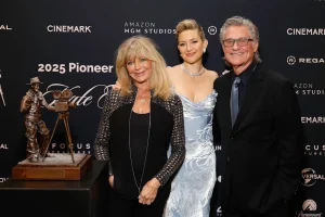 Kate Hudson Honors Kurt Russell Family Tribute with Heartfelt Toast