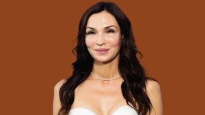 Isla Fisher Teaches Kelly Clarkson the Ultimate Tim Tam Hack