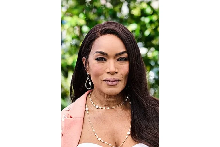 Image of Angela Bassett