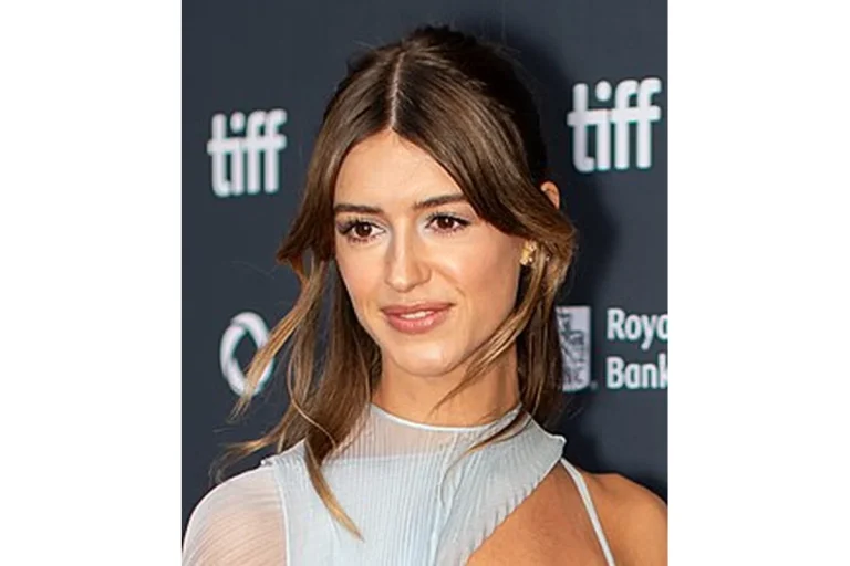 Image of Daisy Edgar-Jones