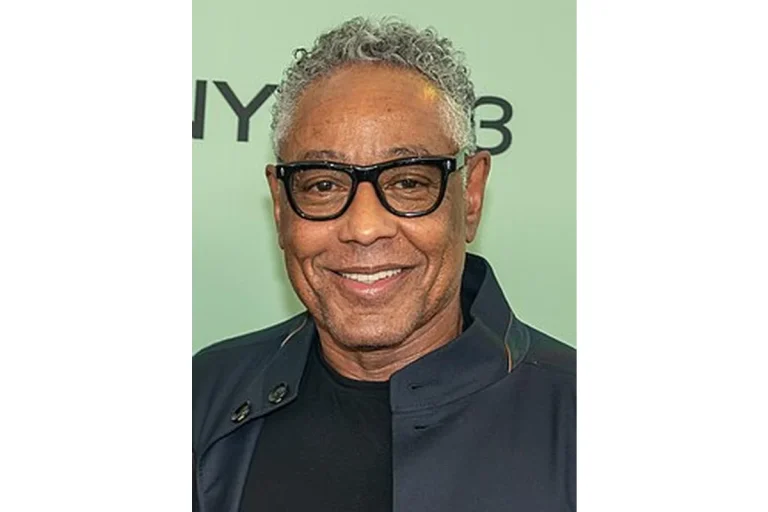 Image of Giancarlo Esposito