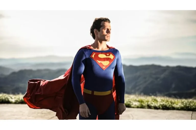 Zack Snyder Shares Stunning Henry Cavill Superman Suit Photos