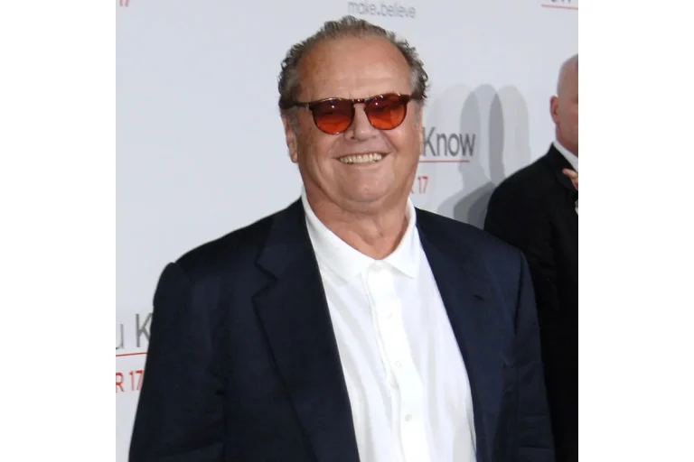 Jack Nicholson, 88, Makes Rare Appearance in Family Photo