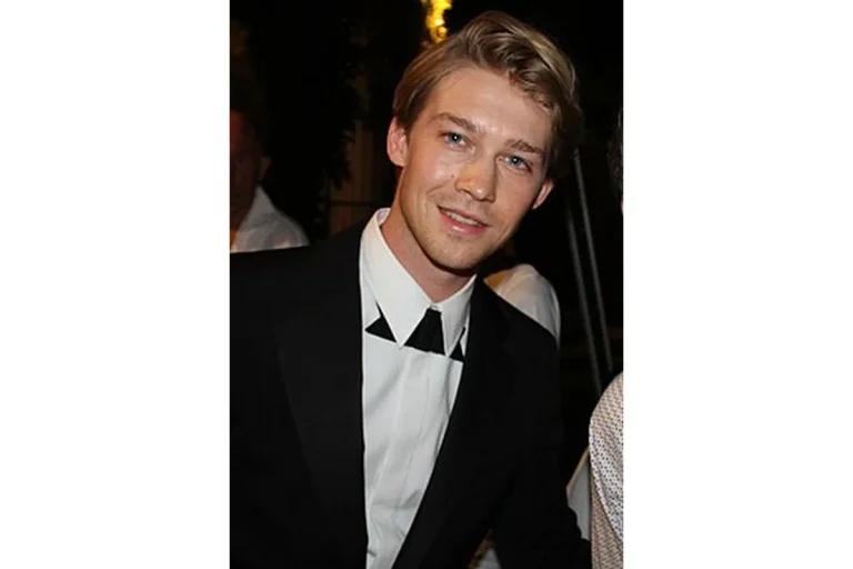 Image of Joe Alwyn