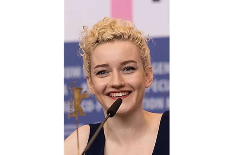 Image of Julia Garner