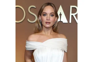 Jennifer Lawrence: Why Sex Scenes Are Easier With Strangers