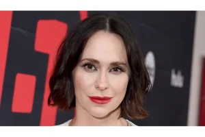 Jennifer Love Hewitt and More Stars Celebrate Birthdays Today