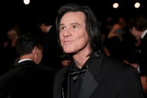 Why Tommy Lee Jones Hated Jim Carrey on Batman Forever Set