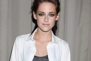Kristen Stewart Urges Daytime Burger Ban to Protest Immigration Crackdown