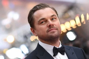 Leonardo DiCaprio Stuns with Youthful Look at DGA Awards 2026