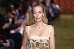 Gillian Anderson Revives ’90s Headband Trend at Paris Fashion Week