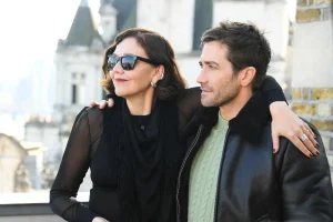 Jake Gyllenhaal and Family Make Stylish NYC Arrival
