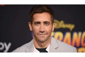Jake Gyllenhaal Reveals Heartfelt Note Sister Left on The Late Show