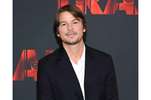 Josh Hartnett Praises Jeff Bridges’ Iconic Role as The Dude