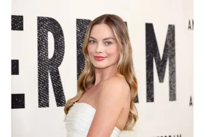 Margot Robbie’s New Hairstyle Has Fans Stunned and Talking