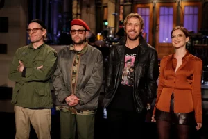 Ryan Gosling Can’t Stop Cracking Up Hosting SNL Again