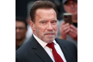 Arnold Schwarzenegger’s Highest Payday Comedy Leaves Netflix Soon
