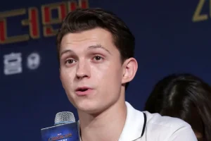 Zendaya Sparks Tom Holland Marriage Rumours Wearing Gold Band